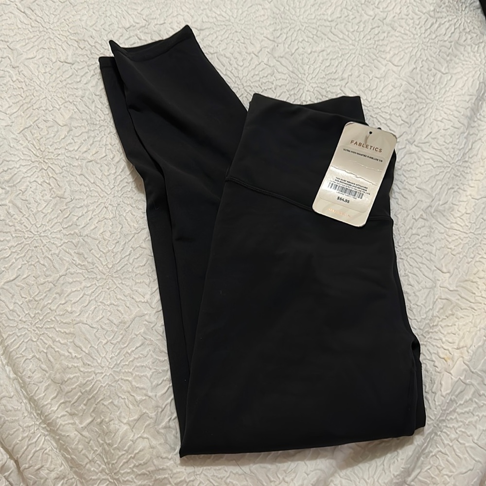 Fabletics Ultra High Waisted Pureluxe 7/8 - NWT